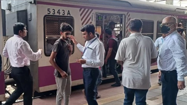 पश्चिम रेलवे ने टिकट जांच अभियान के दौरान 43.54 करोड़ रुपये का जुर्माना वसूला